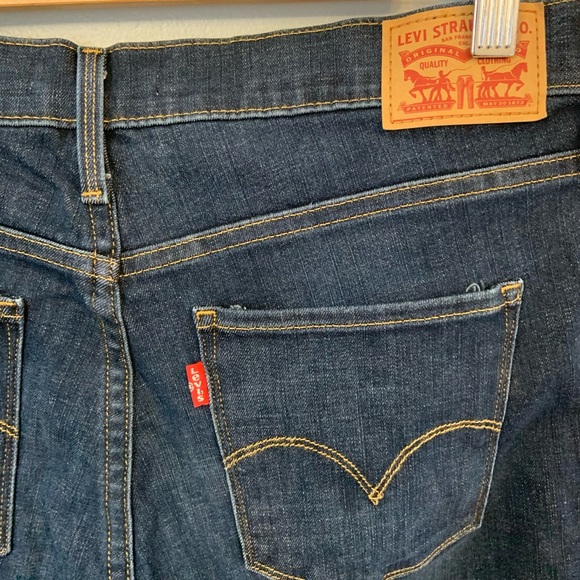 Levi’s ⭐️ LIKE NEW ⭐️ Shaping Skinny Jeans size 31 - Picture 2 of 8